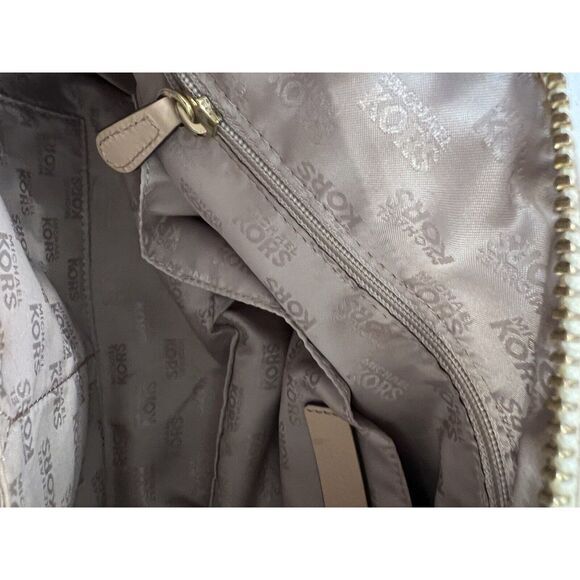 MICHAEL KORS Jet Set White Signature Boston Bag Authenticated Rare Patent Design - Picture 15 of 16